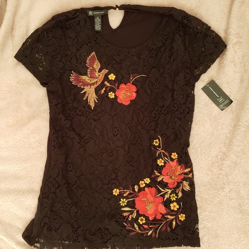 Embroidered Lace top with keyhole back